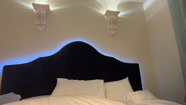 MiaDavis21 online show from January 2026 04:33:02 PM