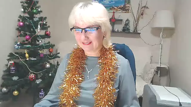 FleurMays online show from December 2024 01:33:02 PM