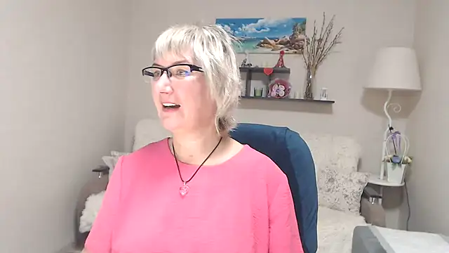 Snapshot of FleurMays chatting on October 2025 05:17:02 AM FleurMays online show from October 2025 05:17:02 AM