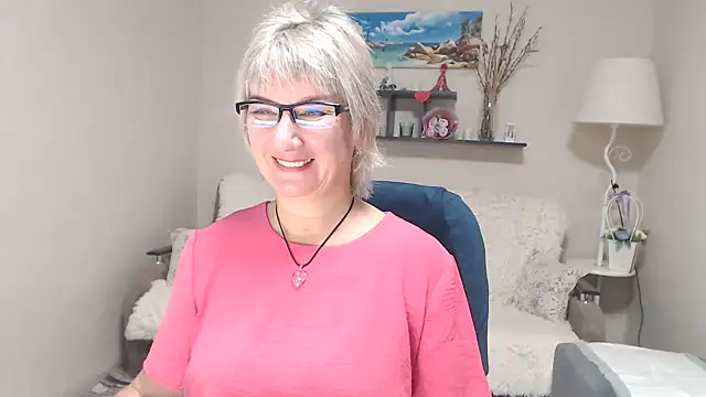 Snapshot of FleurMays chatting on October 2025 05:18:01 AM FleurMays online show from October 2025 05:18:01 AM