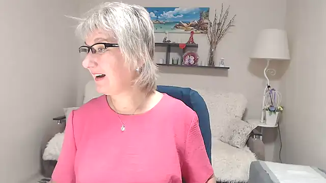 Snapshot of FleurMays chatting on October 2025 05:21:02 AM FleurMays online show from October 2025 05:21:02 AM