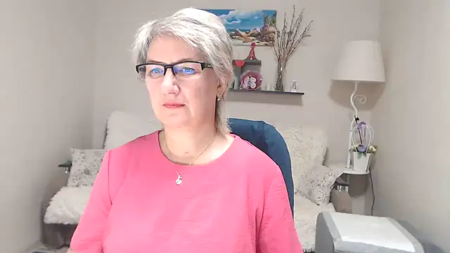 Snapshot of FleurMays chatting on October 2025 04:15:01 AM FleurMays online show from October 2025 04:15:01 AM