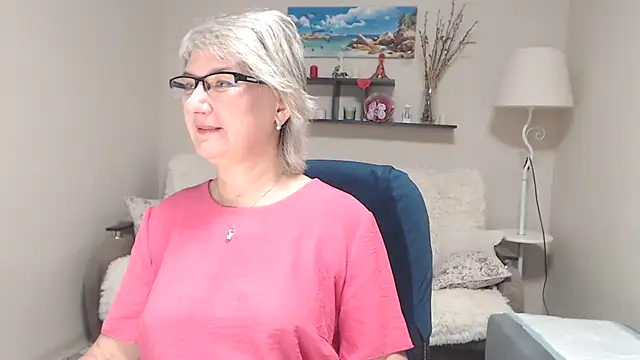 Snapshot of FleurMays chatting on October 2025 04:12:02 AM FleurMays online show from October 2025 04:12:02 AM