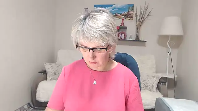 Snapshot of FleurMays chatting on October 2025 04:53:02 AM FleurMays online show from October 2025 04:53:02 AM