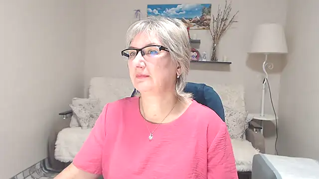 Snapshot of FleurMays chatting on October 2025 03:42:02 AM FleurMays online show from October 2025 03:42:02 AM