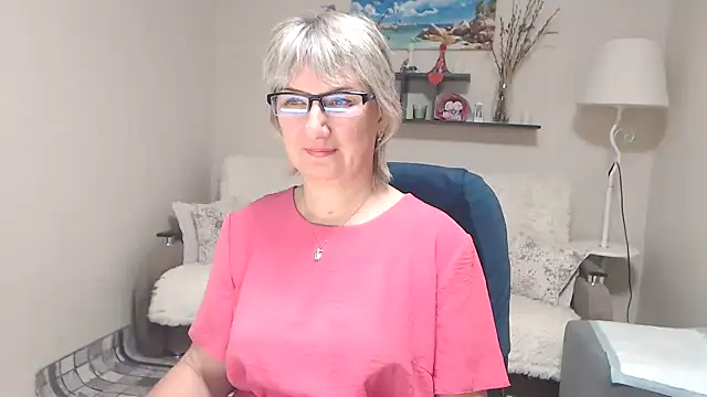 Snapshot of FleurMays chatting on October 2025 12:06:01 PM FleurMays online show from October 2025 12:06:01 PM