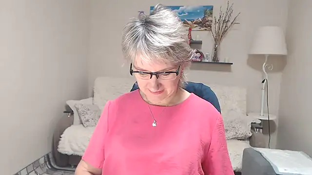 Snapshot of FleurMays chatting on November 2025 03:45:02 AM FleurMays online show from November 2025 03:45:02 AM