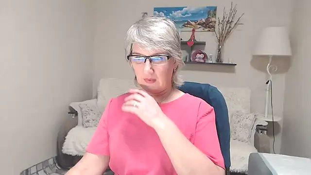 Snapshot of FleurMays chatting on November 2025 12:26:01 PM FleurMays online show from November 2025 12:26:01 PM