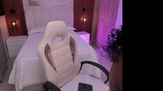 Leah Sweetie online show from September 2025 09:56:01 AM