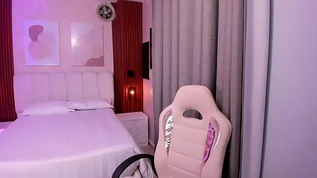 Leah Sweetie online show from November 2025 10:15:02 AM