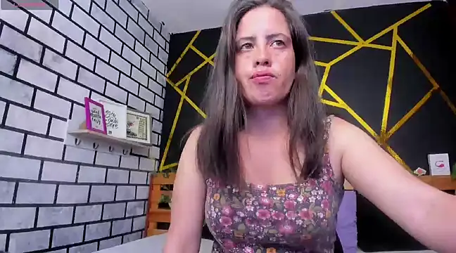 Snapshot of kathina_giraldo chatting on January 2025 06:40:01 PM kathina giraldo online show from January 2025 06:40:01 PM