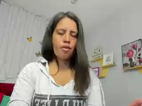 Snapshot of kathina_giraldo chatting on January 2025 12:59:01 PM kathina giraldo online show from January 2025 12:59:01 PM