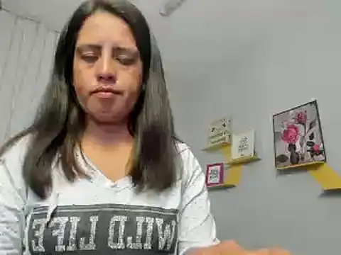 Snapshot of kathina_giraldo chatting on January 2025 07:37:01 PM kathina giraldo online show from January 2025 07:37:01 PM