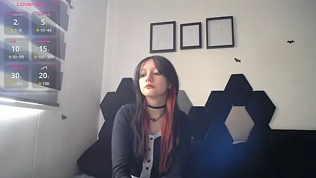 Maki Zein online show from December 2024 01:22:01 PM