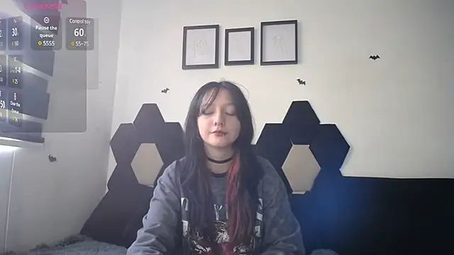 Maki Zein online show from December 2024 01:11:01 PM