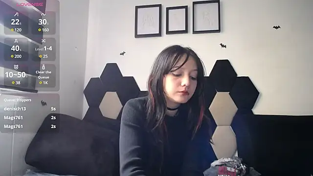 Maki Zein online show from December 2024 04:17:01 PM