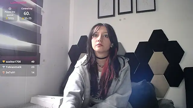 Maki Zein online show from December 2024 05:21:01 PM