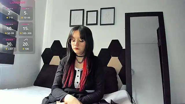 Maki Zein online show from January 2025 03:26:02 PM