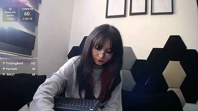Maki Zein online show from February 2025 04:15:02 PM