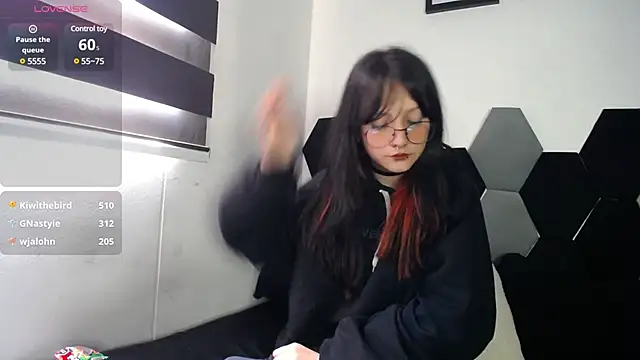 Maki Zein online show from March 2025 07:28:01 PM