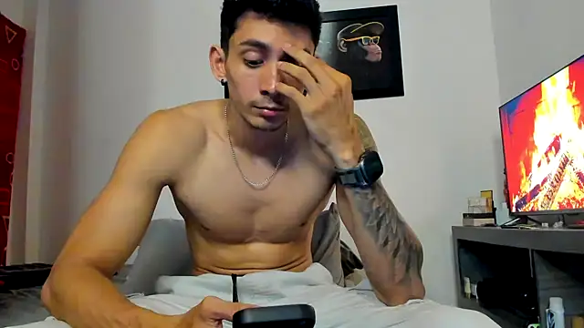 Snapshot of OliverBennet chatting on September 2025 11:08:02 PM OliverBennet online show from September 2025 11:08:02 PM