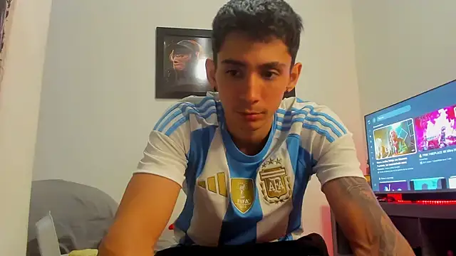 Snapshot of OliverBennet chatting on October 2025 03:07:01 AM OliverBennet online show from October 2025 03:07:01 AM