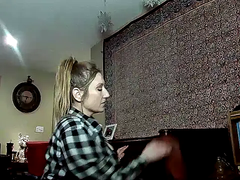 lilyhornyhousewife online show from December 2024 11:44:01 AM