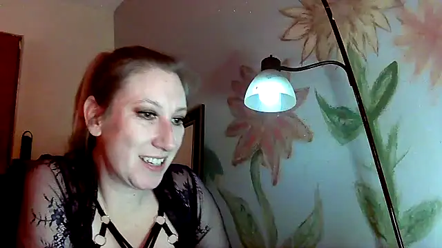 lilyhornyhousewife online show from December 2024 11:18:01 AM