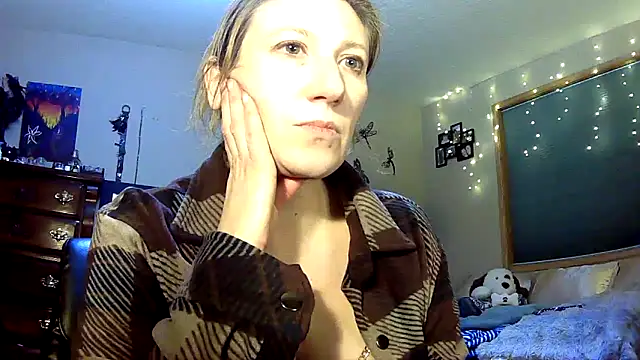 lilyhornyhousewife online show from January 2025 12:33:01 PM