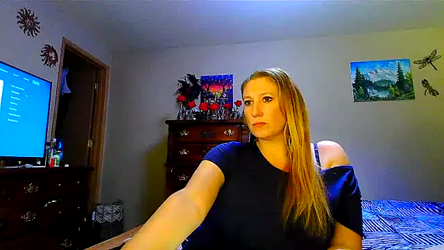 lilyhornyhousewife online show from February 2025 12:35:02 PM
