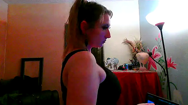 lilyhornyhousewife online show from February 2025 12:01:02 PM