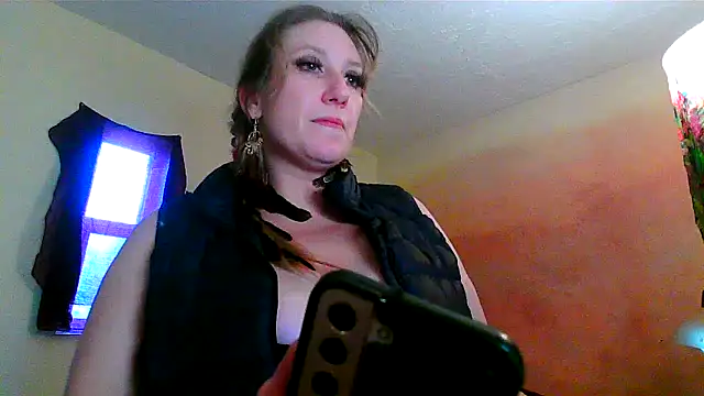 lilyhornyhousewife online show from February 2025 04:45:02 PM