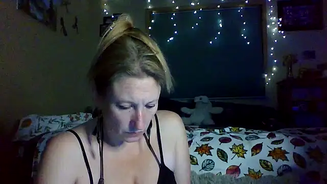 lilyhornyhousewife online show from September 2025 10:42:02 AM