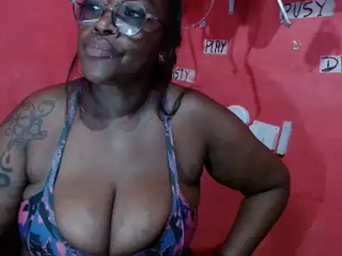 Snapshot of loretybig chatting on March 2025 12:44:01 PM loretybig online show from March 2025 12:44:01 PM