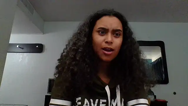 Snapshot of cinnaminnie chatting on March 2025 07:54:02 AM cinnaminnie online show from March 2025 07:54:02 AM