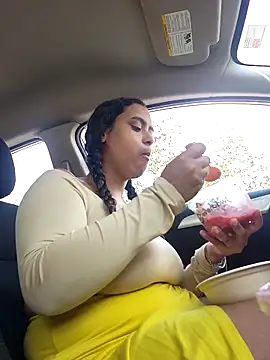 Snapshot of cinnaminnie chatting on March 2025 07:23:02 PM cinnaminnie online show from March 2025 07:23:02 PM