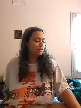 cinnaminnie online show from April 2026 07:00:02 PM