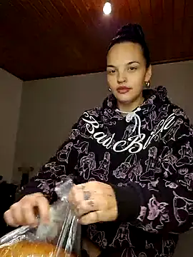 Jujuicy 97 online show from December 2024 05:07:01 AM