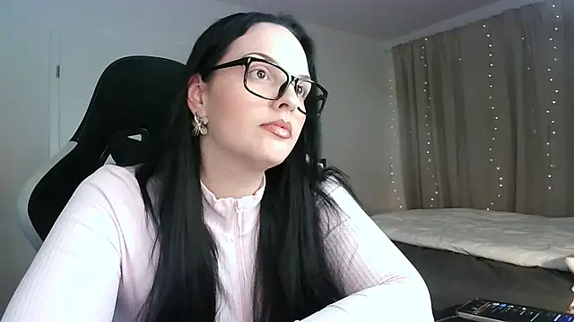 Jujuicy 97 online show from October 2025 05:35:02 PM