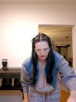 Jujuicy 97 online show from January 2026 05:04:01 PM