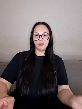 Snapshot of Jujuicy_97 chatting on May 2026 12:46:01 PM Jujuicy 97 online show from May 2026 12:46:01 PM