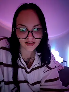 Snapshot of Jujuicy_97 chatting on June 2026 08:33:02 PM Jujuicy 97 online show from June 2026 08:33:02 PM