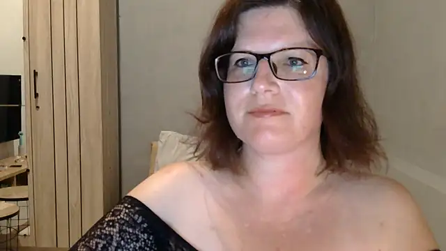 Snapshot of CrimsonMistress chatting on October 2025 10:07:01 PM CrimsonMistress online show from October 2025 10:07:01 PM