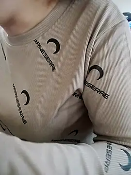 JasminePham online show from November 2025 01:00:02 AM