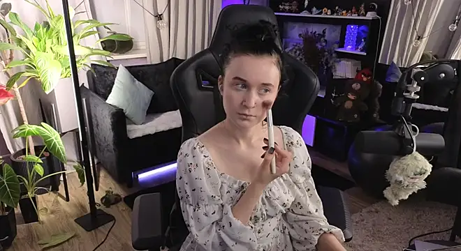 KiraLiLime online show from July 2026 07:01:01 PM