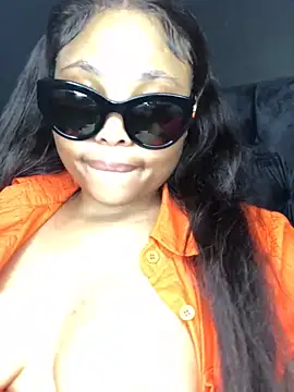 Anaelle24 online show from February 2025 05:22:02 PM