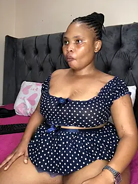 Anaelle24 online show from February 2026 05:17:01 PM