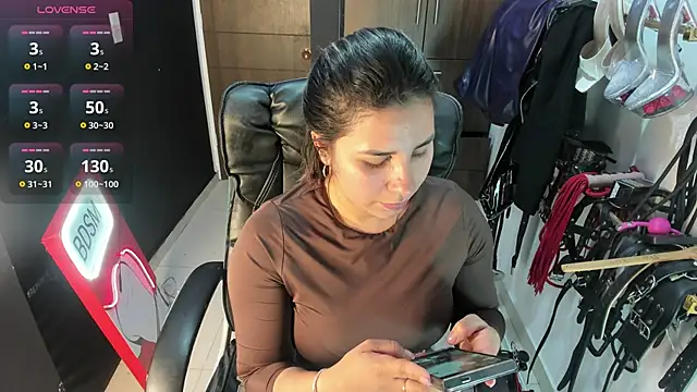 violet bdsmx online show from October 2025 11:24:02 PM