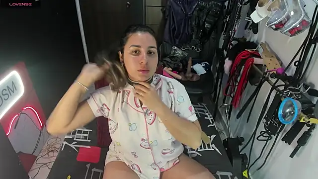 violet bdsmx online show from October 2025 09:48:02 PM