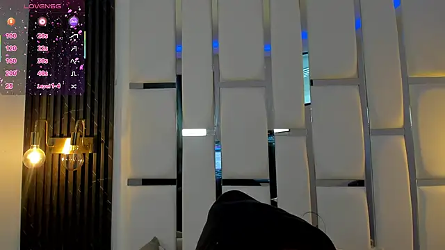 mia schwarz online show from October 2025 01:30:02 PM